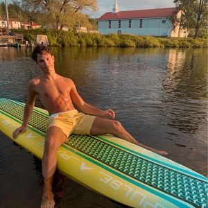 Meet your Posher, Ethan